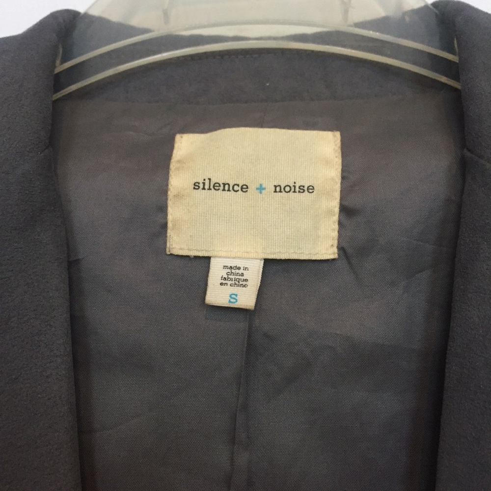 SOLD! Urban Outfitters gray cropped blazer, rarely used - Picture 6 of 8
